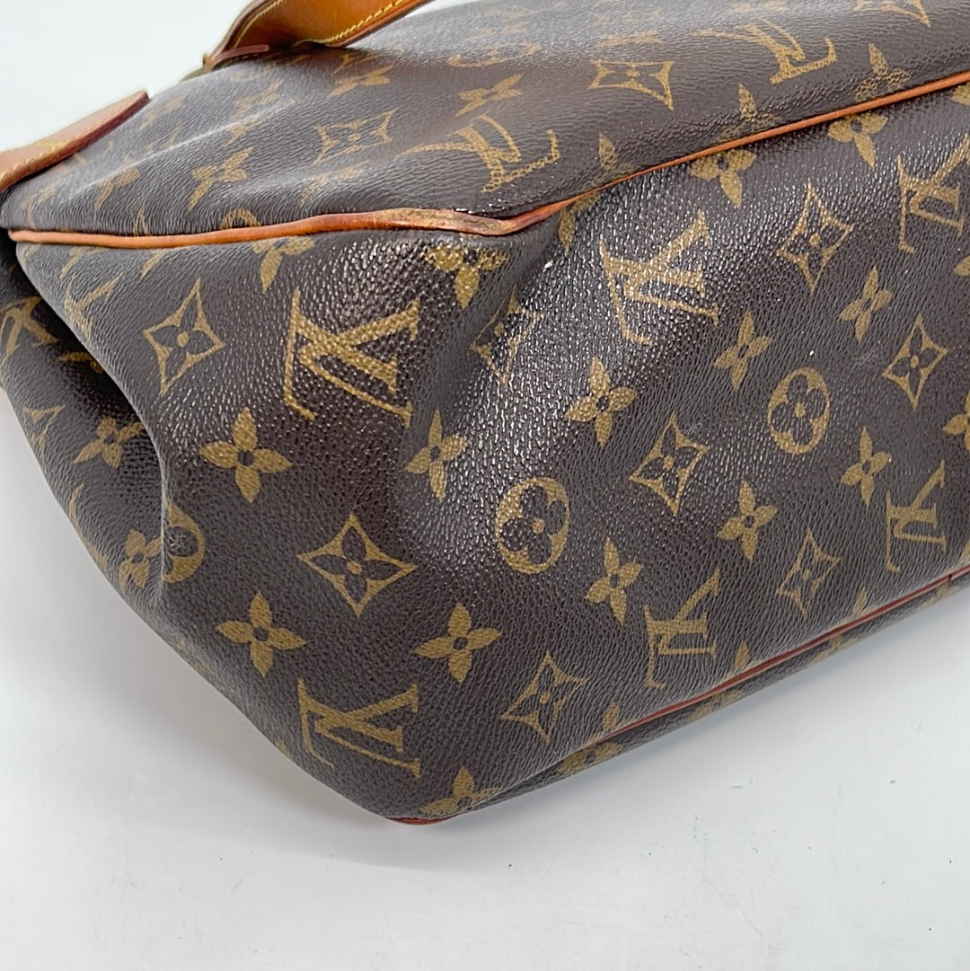 Vintage LOUIS VUITTON Monogram Batignolles Horizonta Shoulder Bag CA10 –  KimmieBBags LLC