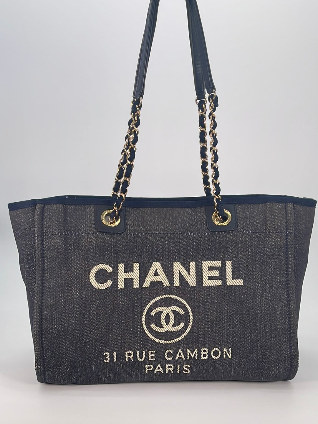 Chanel Deauville Large Canvas 31 Rue Blue Denim Tote CC-0921N-0008
