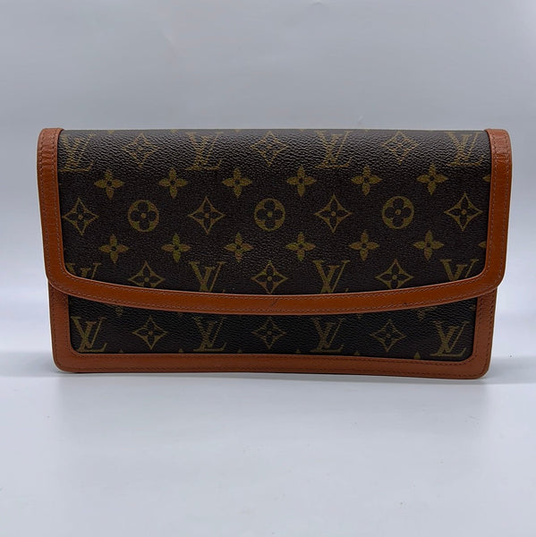 Cloth clutch bag Louis Vuitton Beige in Cloth - 35540417