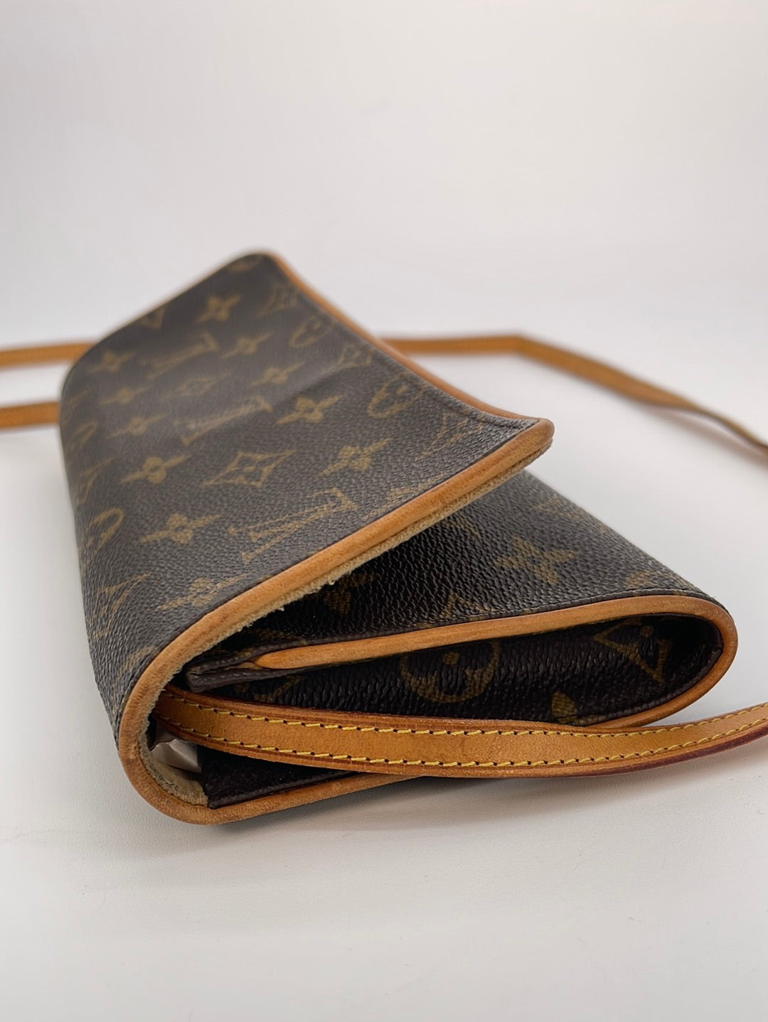PRELOVED Louis Vuitton Discontinued Pochette Twin GM Monogram Crossbody Bag CA0070 032323
