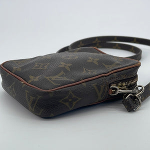 Danube leather bag Louis Vuitton Navy in Leather - 32986813