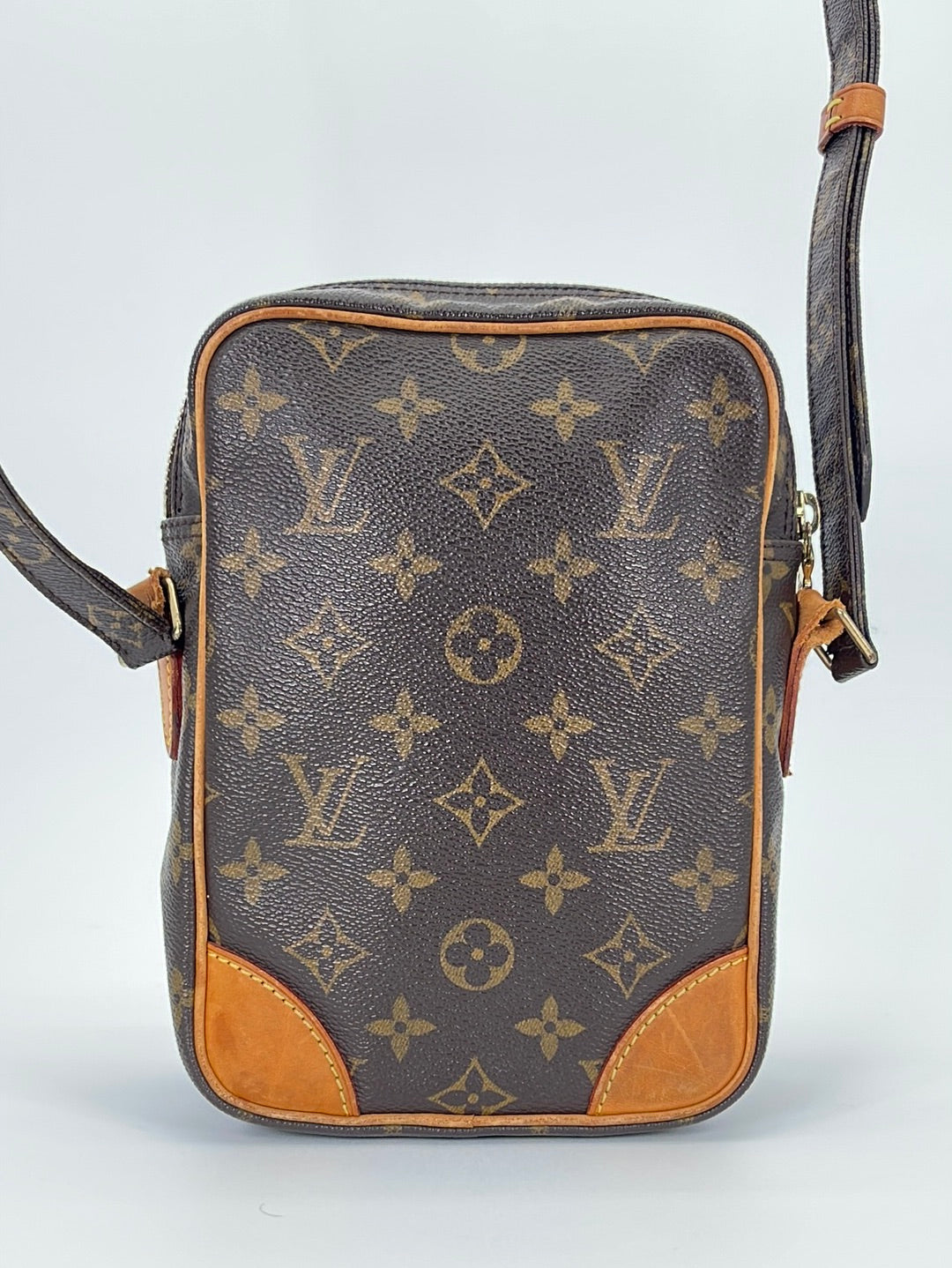 louis-vuitton cross body handbags
