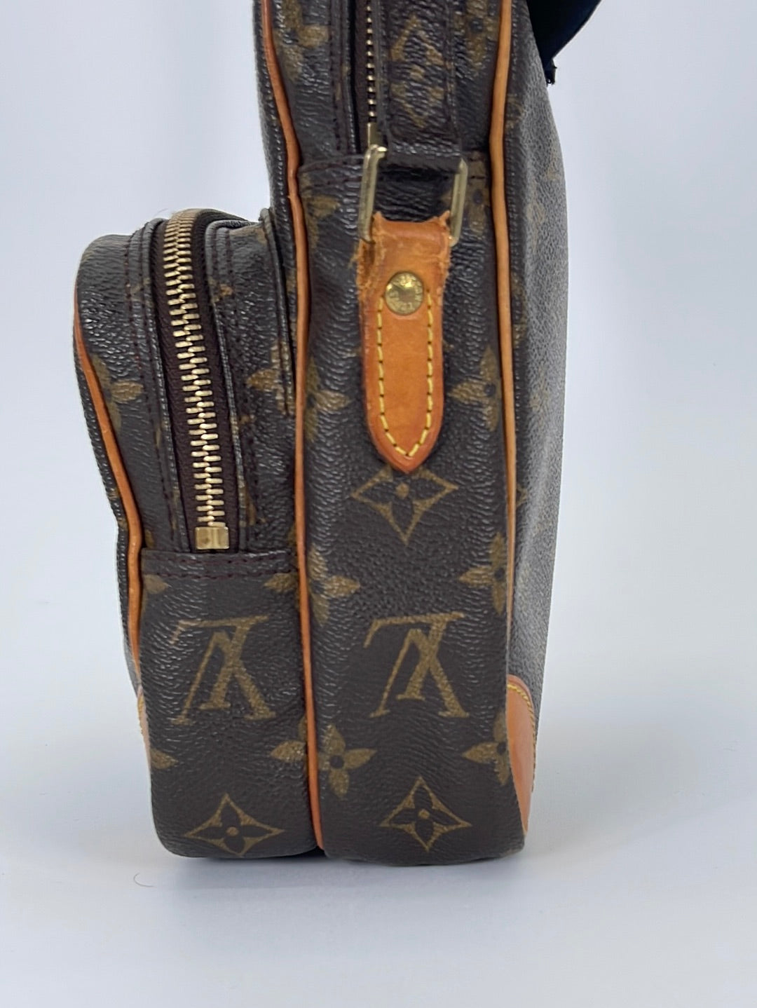 Tambourin vintage cloth crossbody bag Louis Vuitton Brown in Cloth -  35717103
