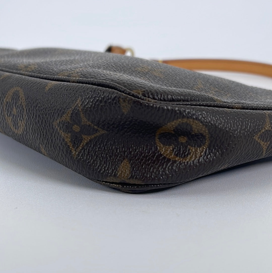PRELOVED  Louis Vuitton Monogram Accessories Pochette Bag VI0050 031023