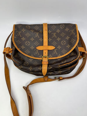 Vintage Louis Vuitton Saumur 30 Crossbody Bag AR1921 050722 – KimmieBBags  LLC