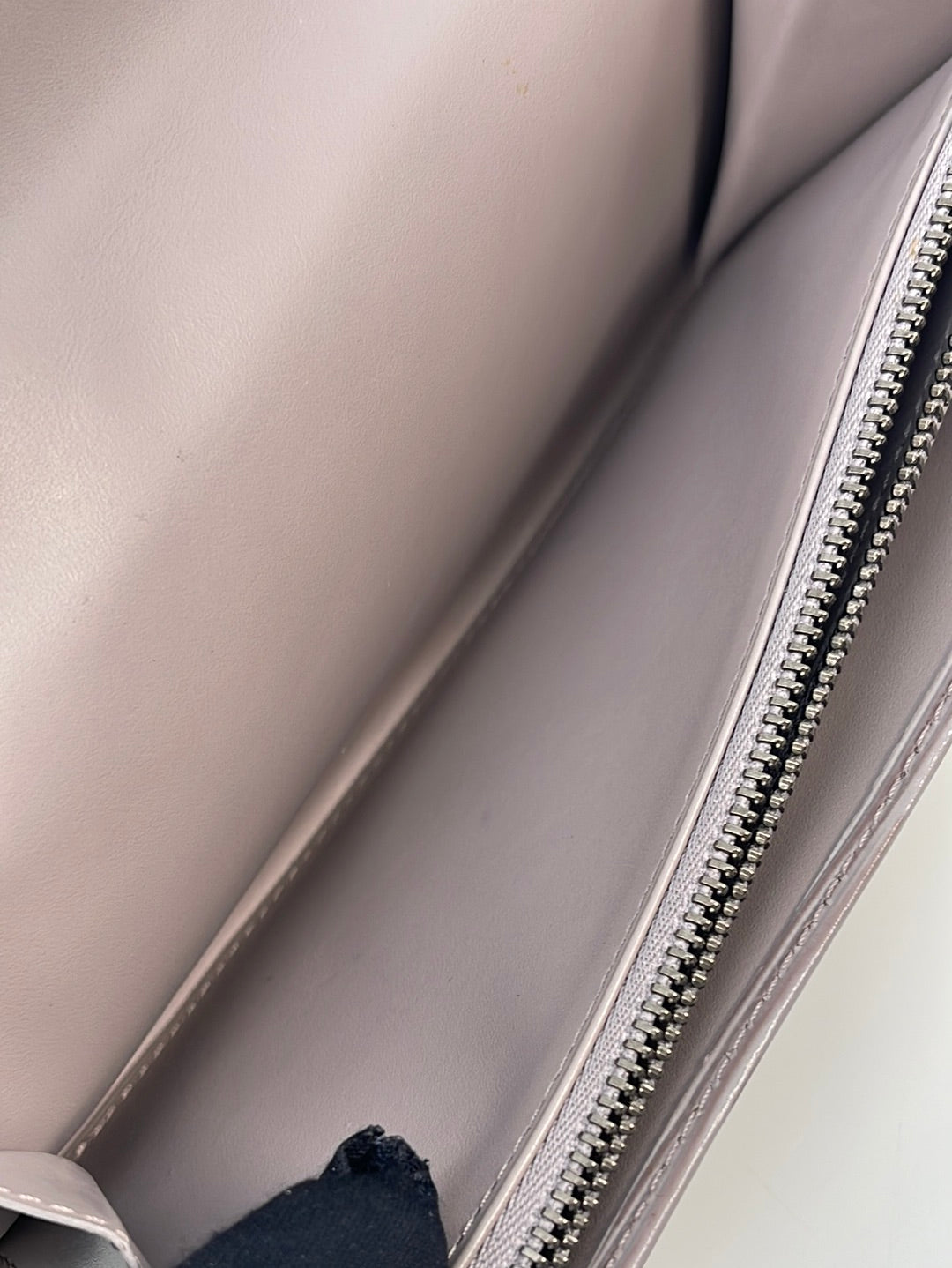 Louis Vuitton Vintage Epi Leather Sarah Wallet - FINAL SALE (SHF-17995 –  LuxeDH