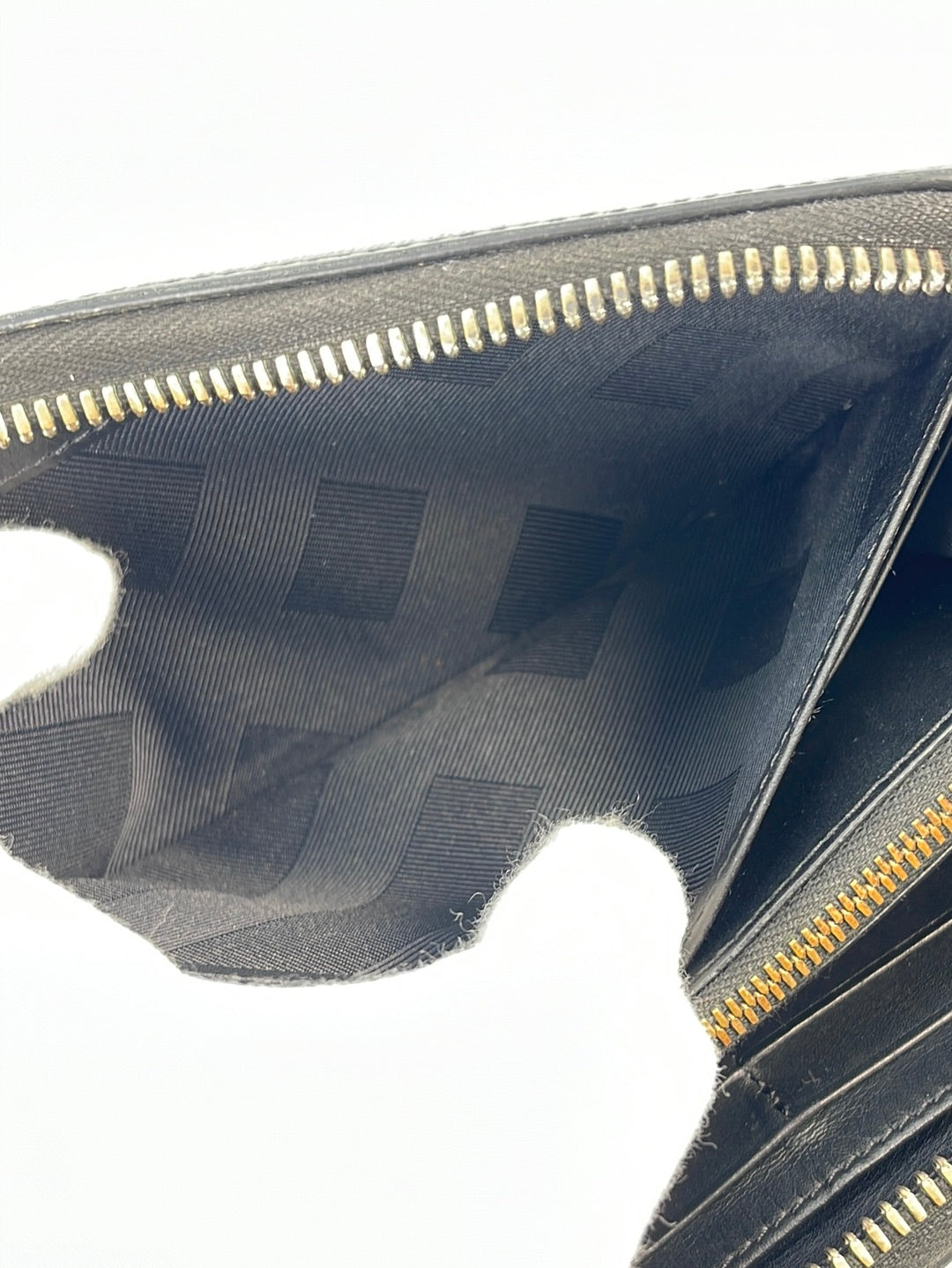 Preloved BURBERRY Black Leather Long Wallet QV6JMHQ 013023