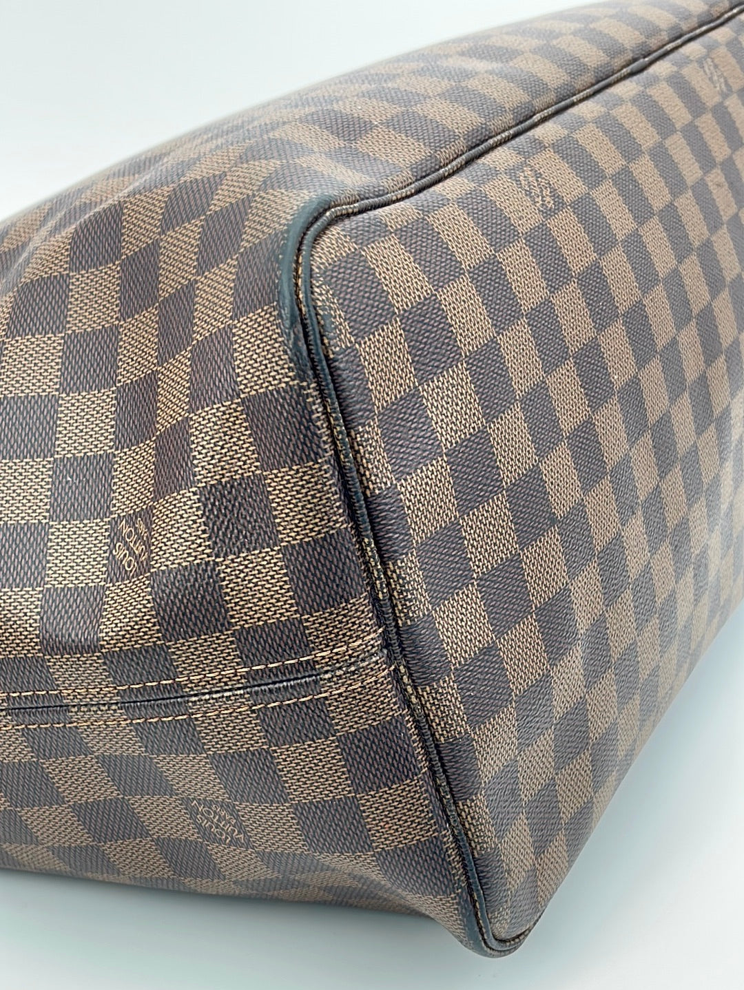 Louis Vuitton Neverfull GM Tote in Damier Ebene Canvas