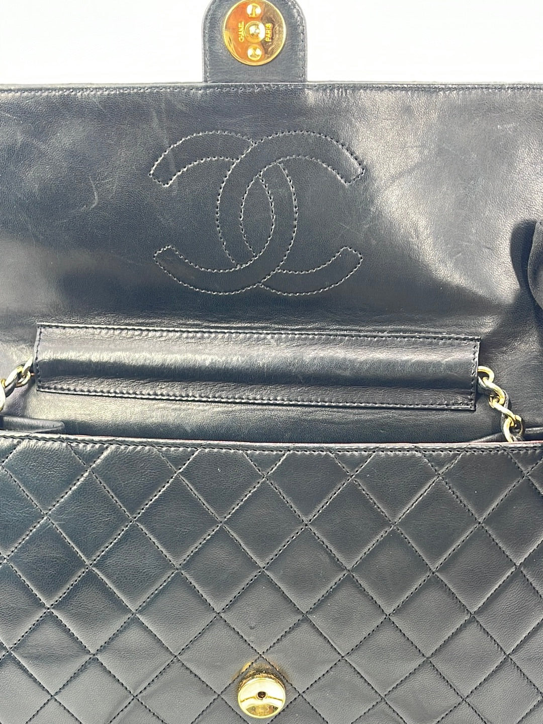 Vintage CHANEL Black Lambskin Classic Flap Bag 147902 040823