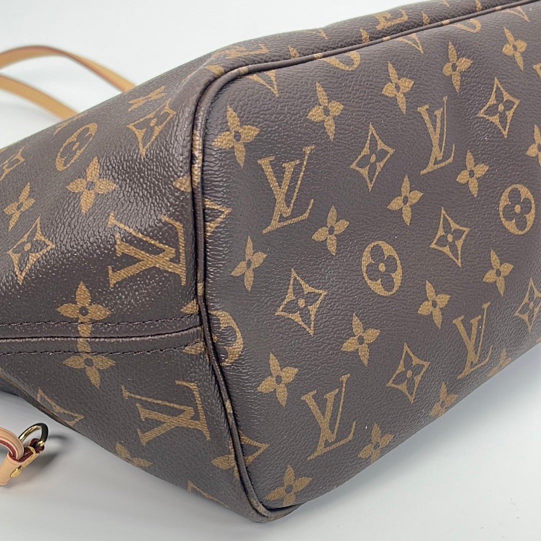 Neverfull MM with Pouch  Used & Preloved Louis Vuitton Tote Bag