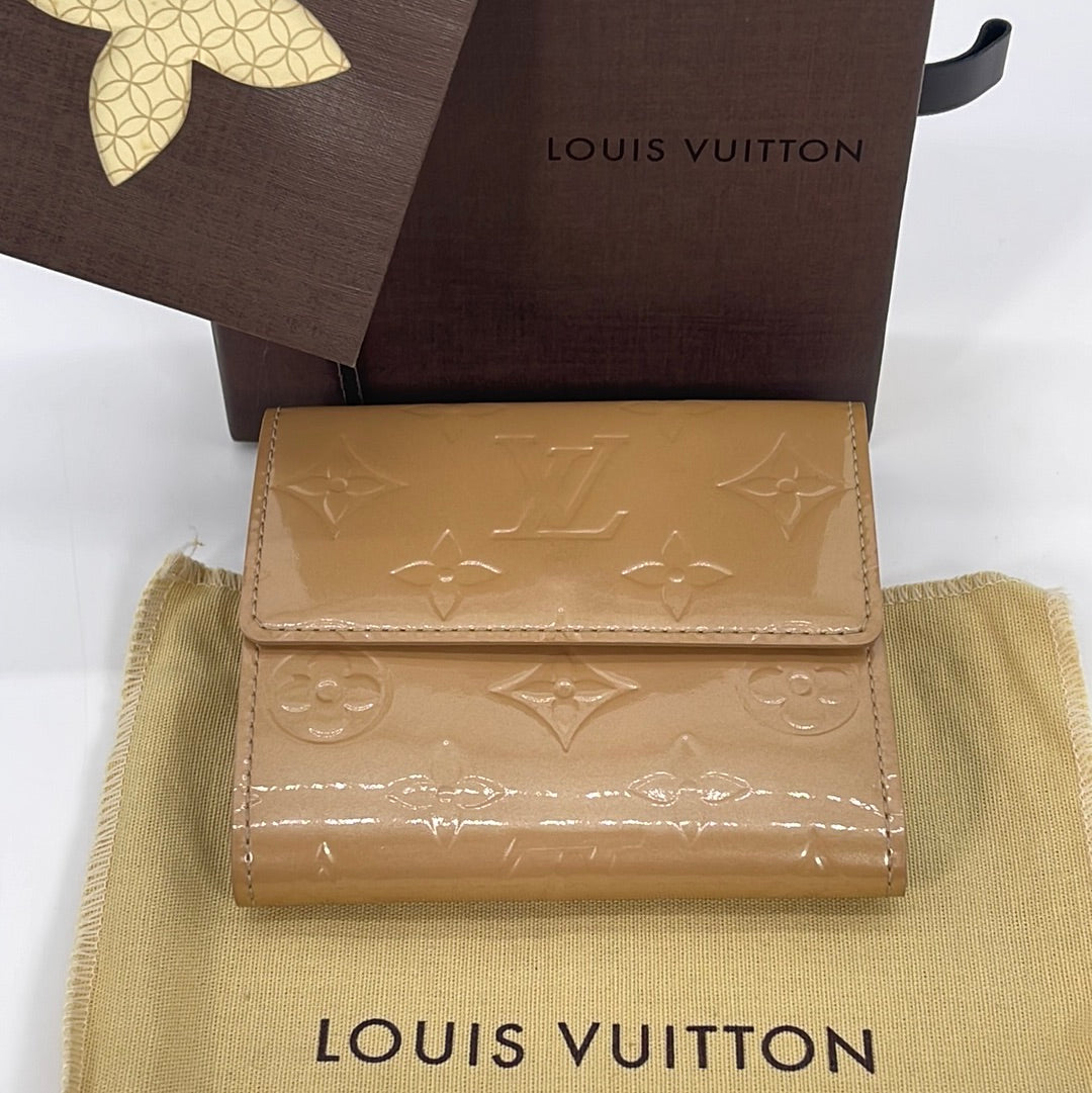 Preloved Louis Vuitton Biege Monogram Vernis Elise Trifold Wallet TH0076 022223