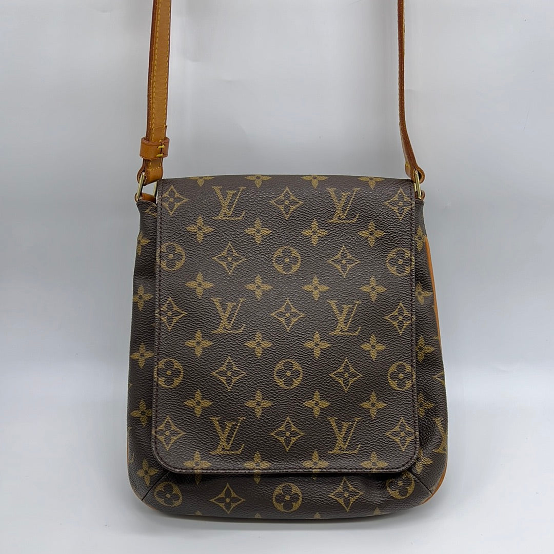 Scout Antique & Modern on Instagram: Authentic vintage monogram Louis  Vuitton Noé bucket bag. 21” wide x 7.5” deep x 13.5” tall. Some oxidation  to brass hardware/one detached rivet (included) but overall