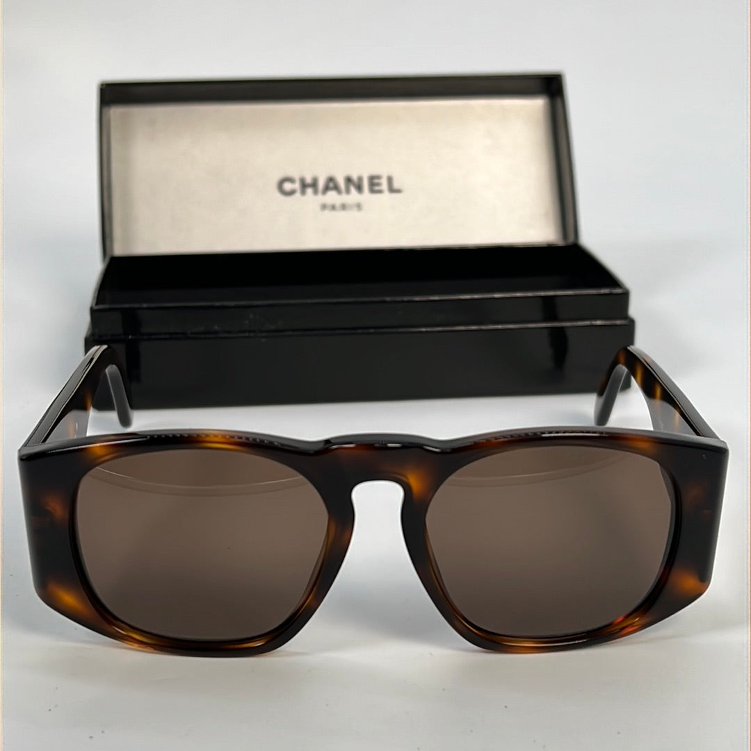 Preloved Chanel Tortoise Sunglasses with Dust Bag and Box 283 012823