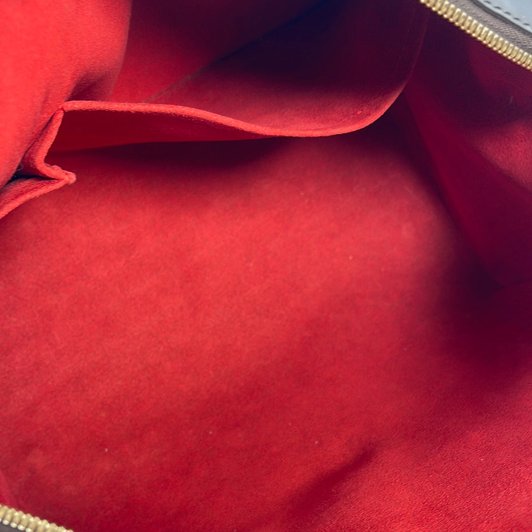 Berkeley leather handbag Louis Vuitton White in Leather - 25159472