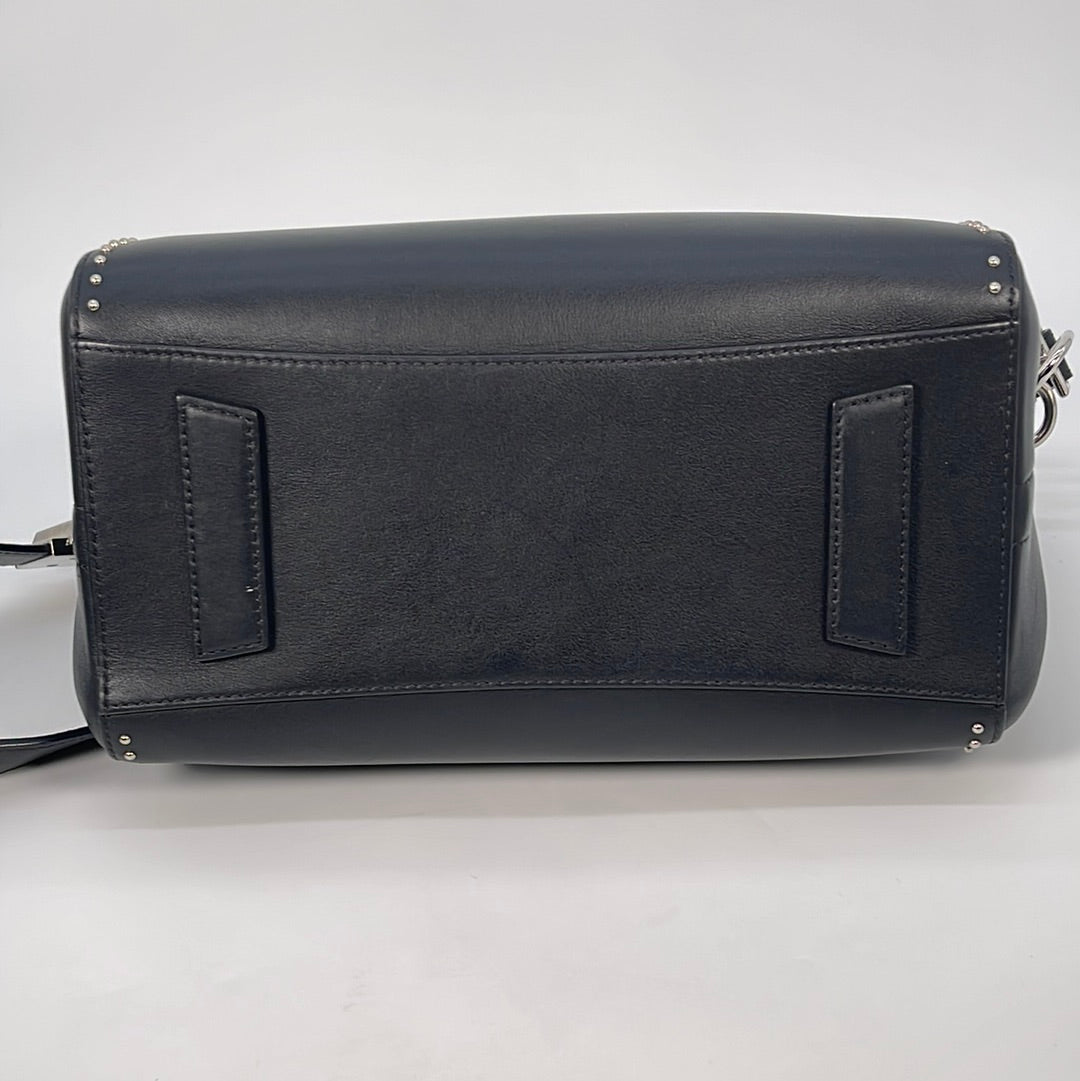 Preloved Givenchy Black Leather Antigona Bag 3CB0195 020923