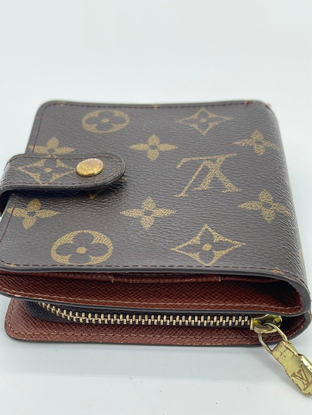 Louis Vuitton Monogram Compact Zip Bifold Wallet ○ Labellov ○ Buy and Sell  Authentic Luxury