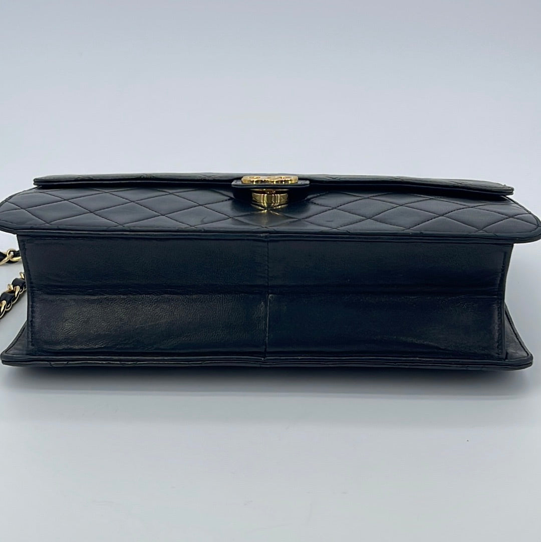 Vintage CHANEL Black Lambskin Classic Flap Bag 147902 040823