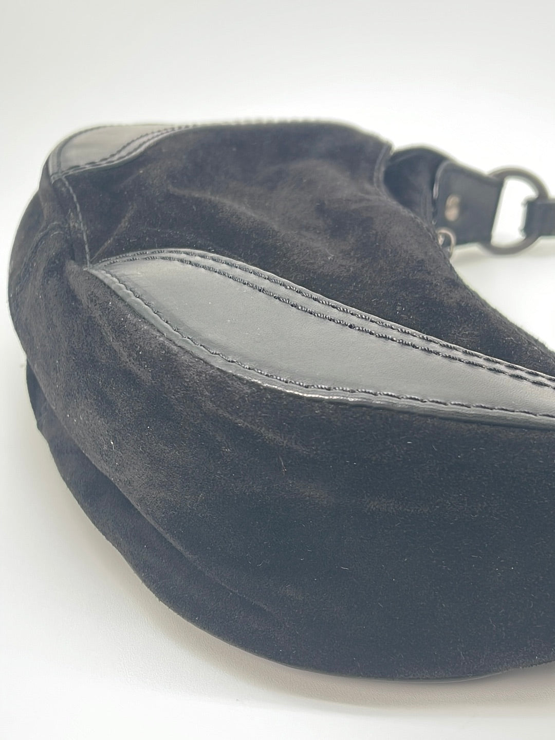 Preloved Valentino Garavani Suede Leather Shoulder Bag RMKYTGK 032123