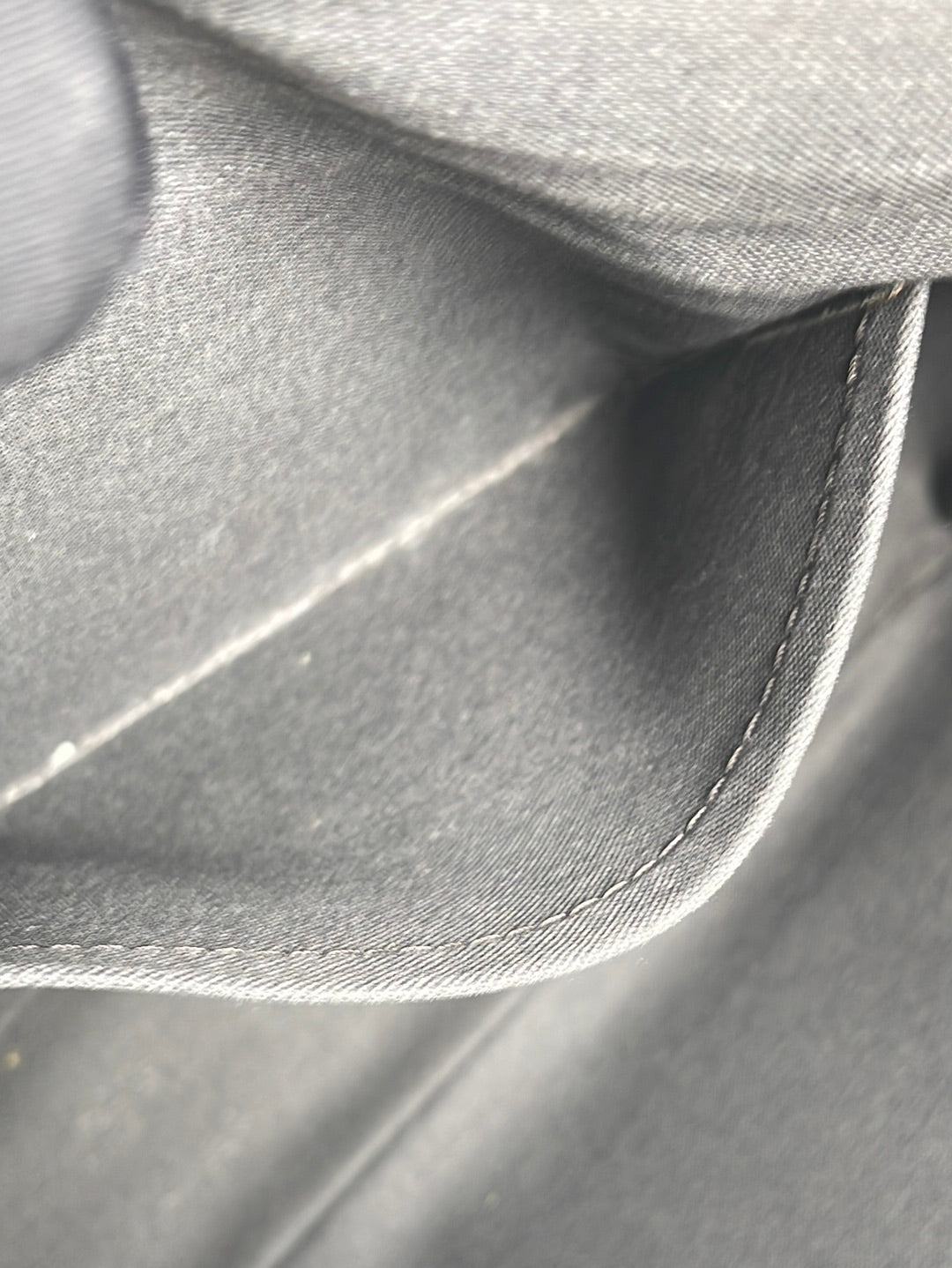 Louis Vuitton Damier Graphite Daniel GM Shoulder Messenger Bag Men A2499
