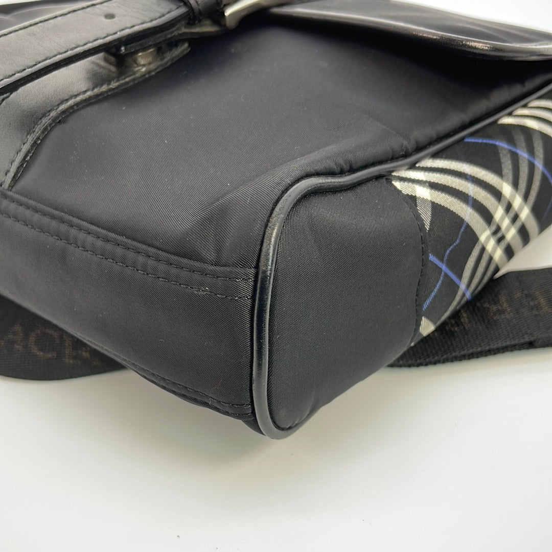 Preloved BURBERRY Black Nylon and Nova Check Crossbody Bag BKL13-0050-09 121522