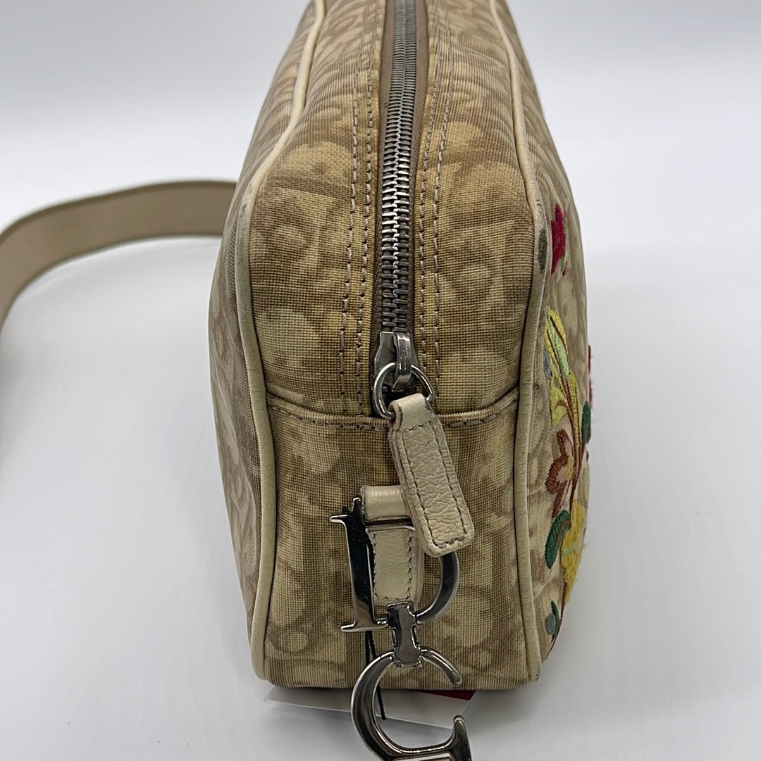 Vintage Christian Dior Monogram Coated Canvas with Emroidered Flowers Crossbody Bag BOD1024 120222