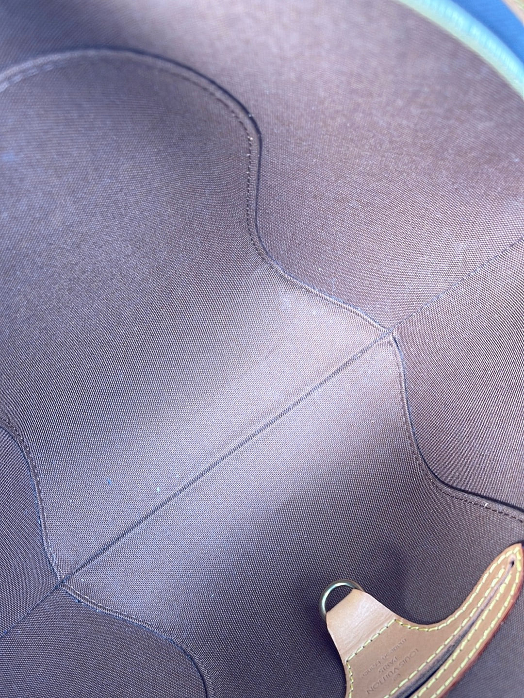 Preloved Louis Vuitton Ellipse PM Monogram Bag MI0071 030723 – KimmieBBags  LLC
