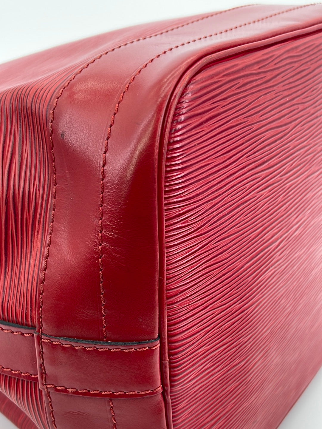 LOUIS VUITTON PETIT NOE Epi Red Shoulder Bag No.1380