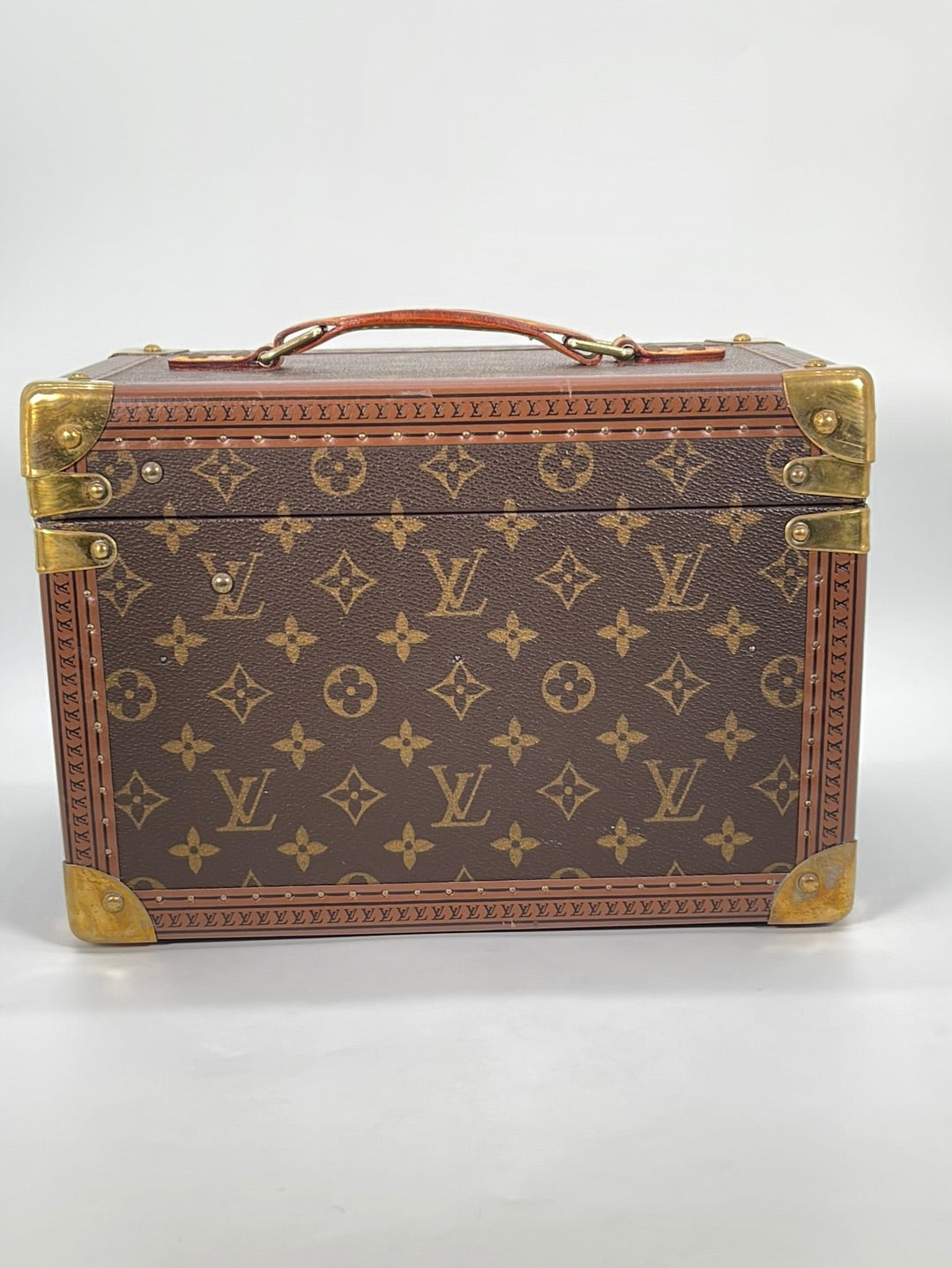 Lot - Louis Vuitton Hard Cased Monogram Square Train Case, 786863 18 x 18 x  9 1/2 inches