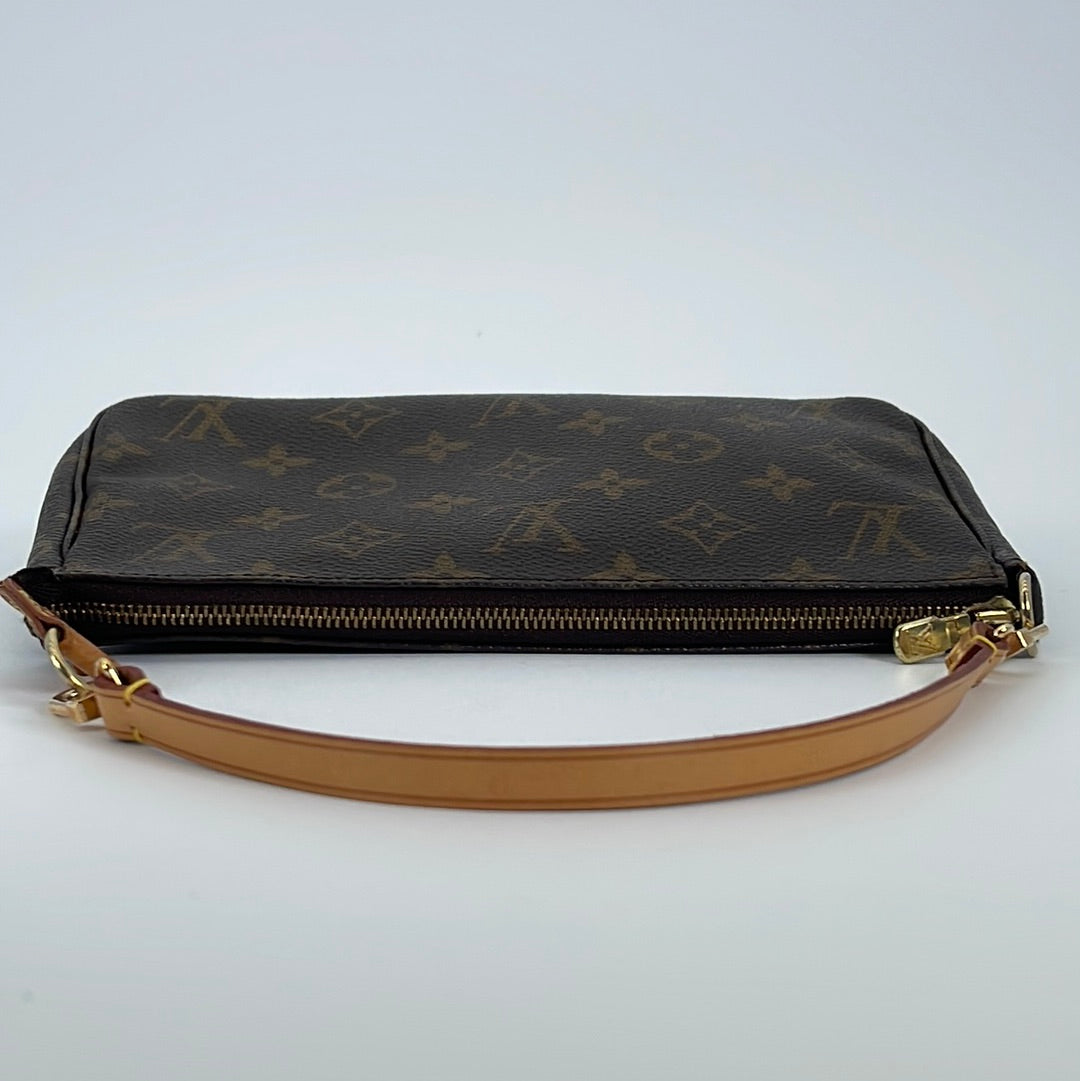 Louis Vuitton, Accessories, 205 Authentic Louis Vuitton Small Round Pouch  Rip On Zipper Fabric