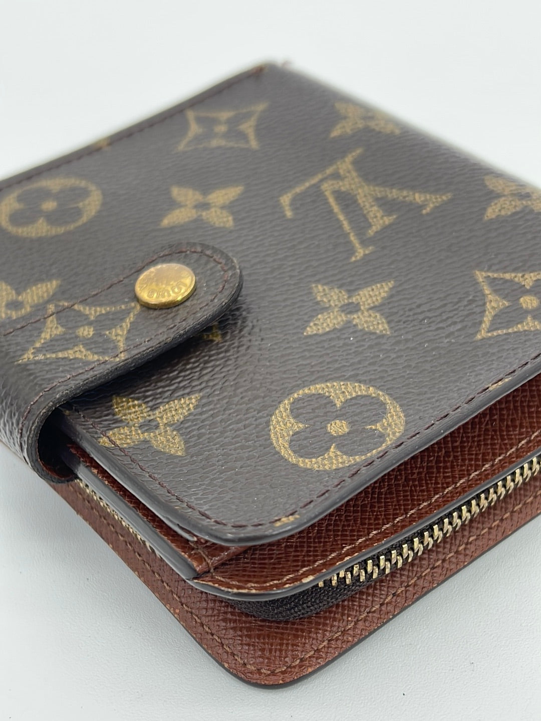 LOUIS VUITTON Double Flap Monogram Wallet — Seams to Fit Women's Consignment