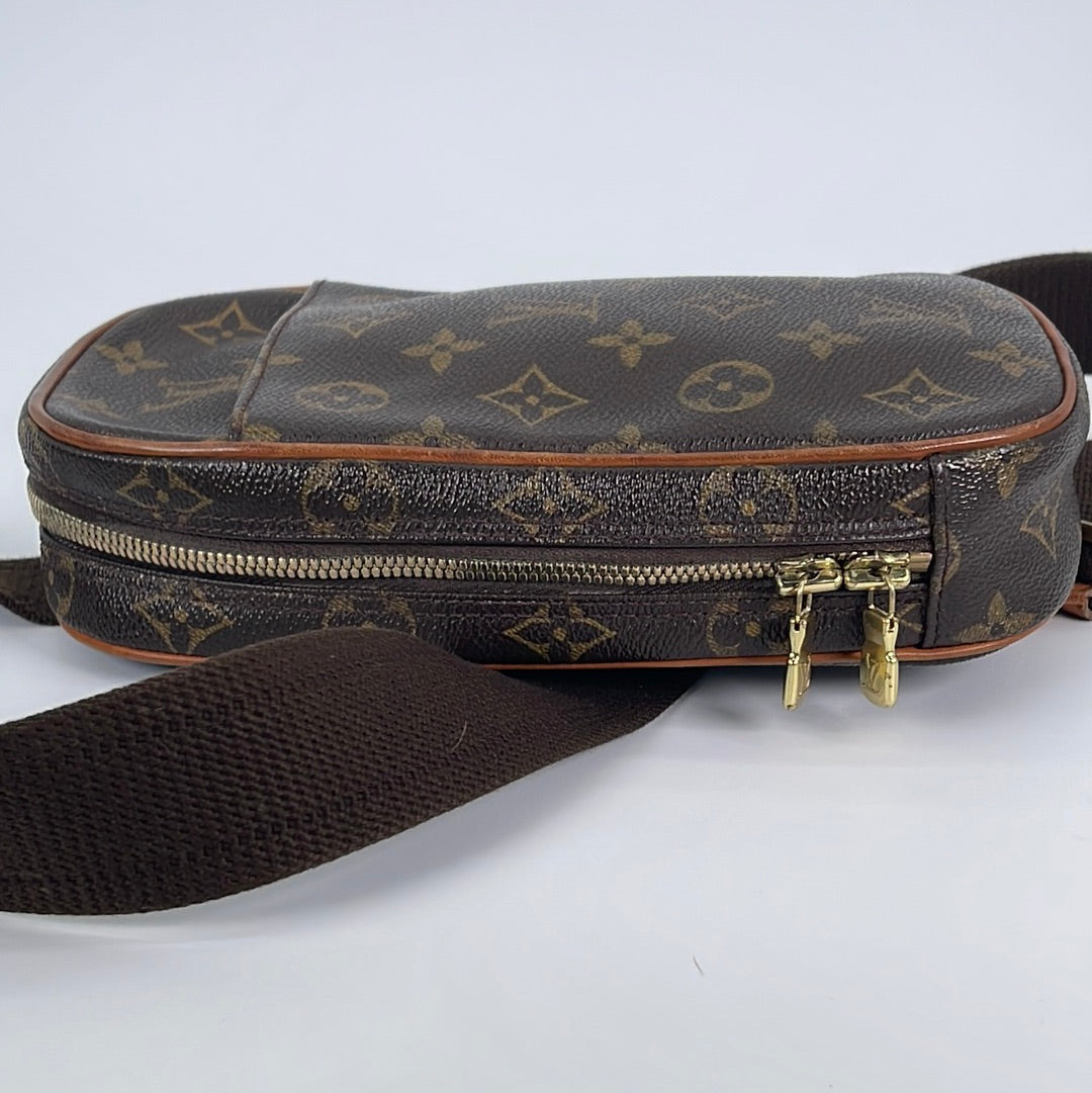 Louis Vuitton LV Vintage Pochette Gange Crossbody Bag, Luxury