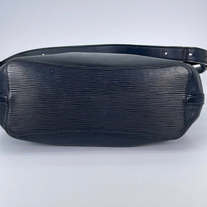 Cloth handbag Louis Vuitton Black in Cloth - 31924500