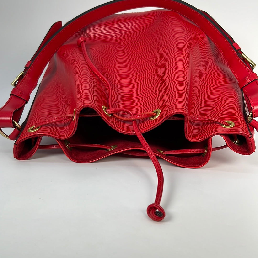Vintage Louis Vuitton Petite Noe Red Epi Shoulder Bag AR0955 020223
