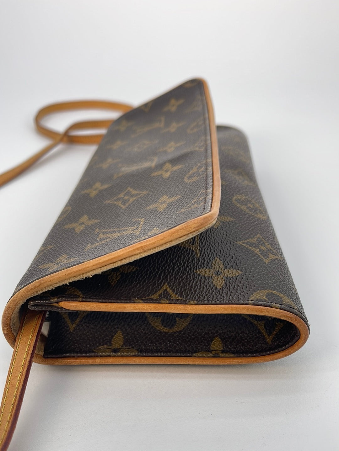 Louis Vuitton, Bags, Beautiful Discontinued Authentic Lv Pochette Beverly  Crossbody Monogram