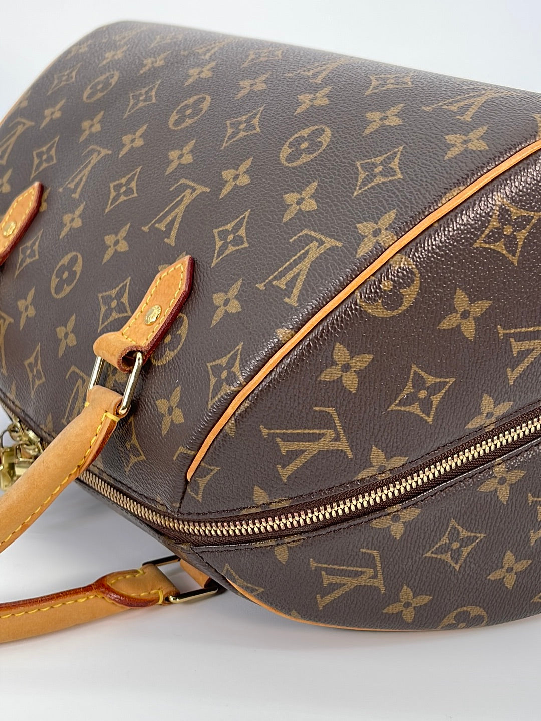 Propriano leather handbag Louis Vuitton Multicolour in Leather - 32774157