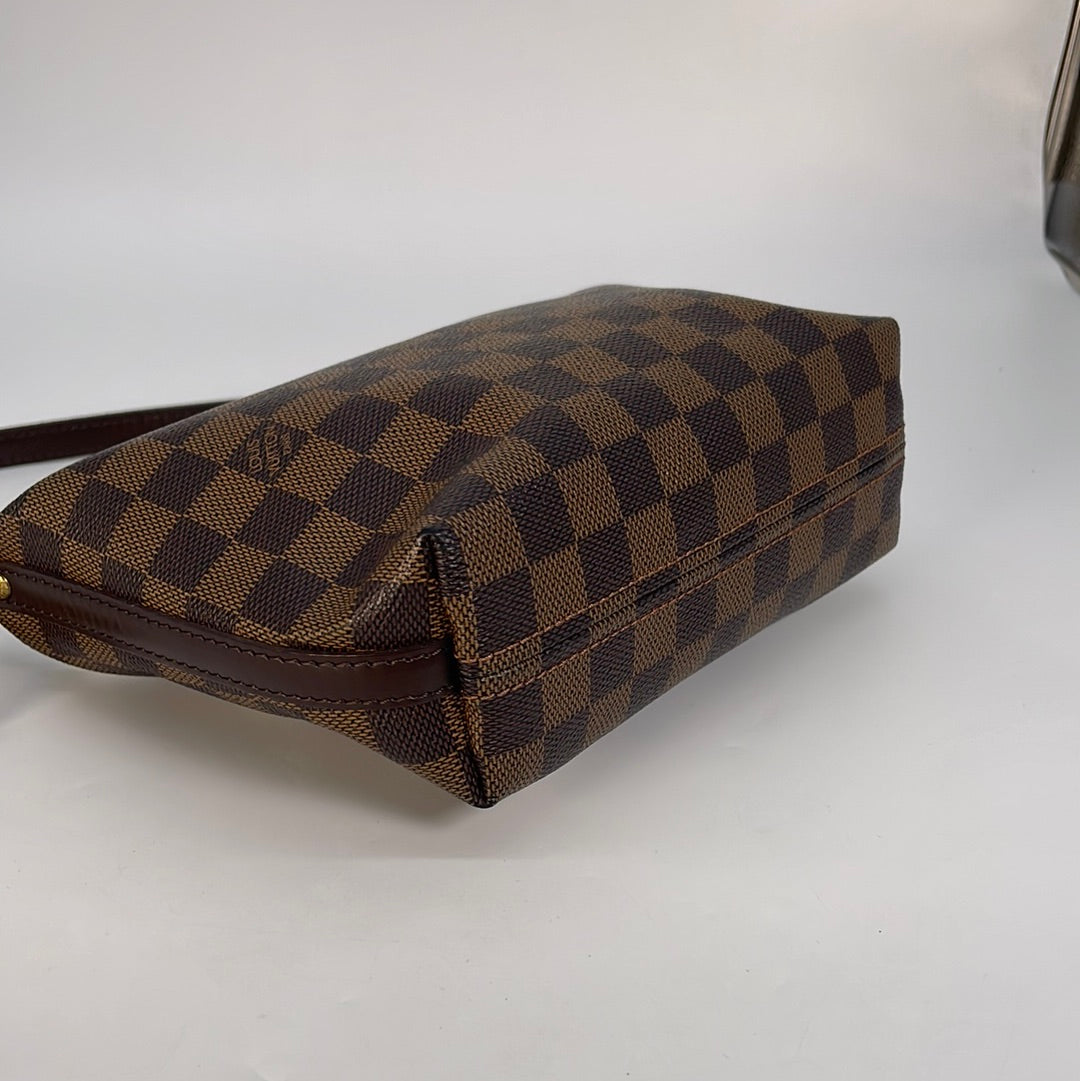 Get ready with LV Damier pouch🤎 Louis Vuitton Damier Navona