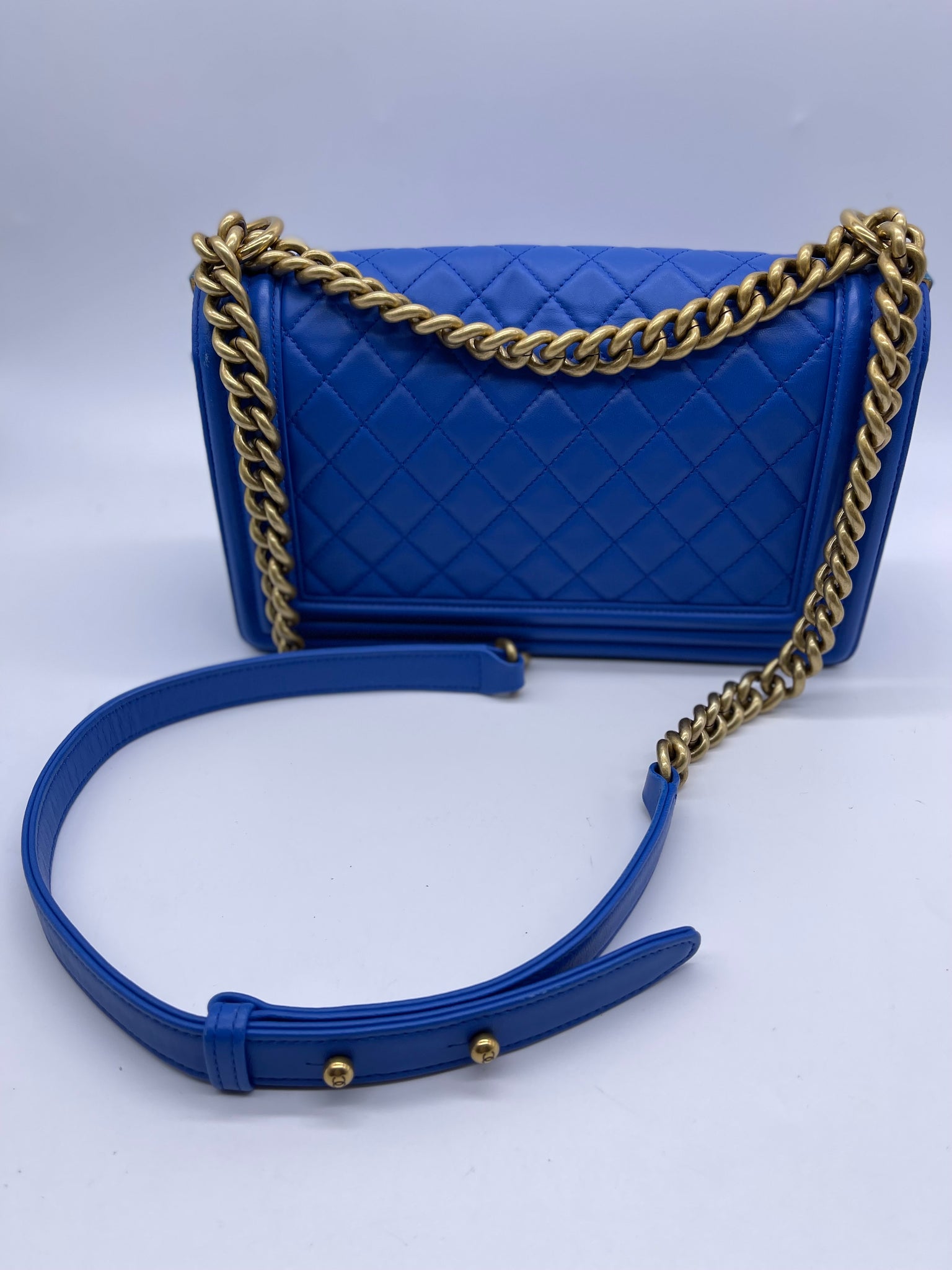 Chanel Blue Chevron Lambskin Boy Bag Medium Q6BFOF1IB7008