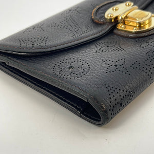 Shop Louis Vuitton MAHINA Plain Leather Small Wallet Folding Wallets  (M62542, M62541, M62540) by petit_2petit_2
