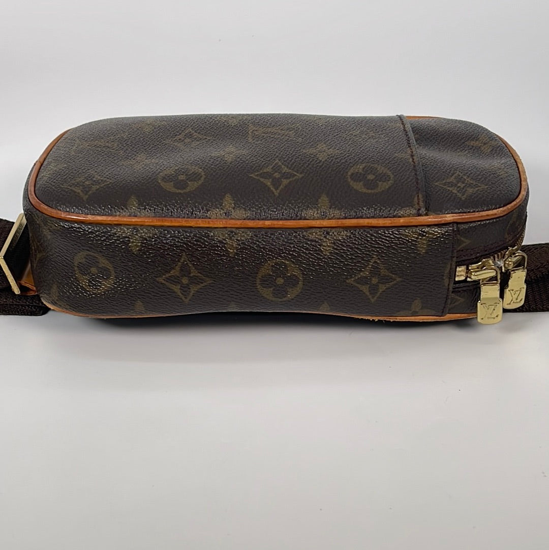 Brown Louis Vuitton Monogram Pochette Gange Crossbody Bag, Cra-wallonieShops Revival