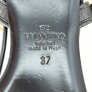Preloved Valentino Rockstud Size 37 (7) No Limit Flat Sandels 294 020723 *** Lightening Deal Apr 18 ***