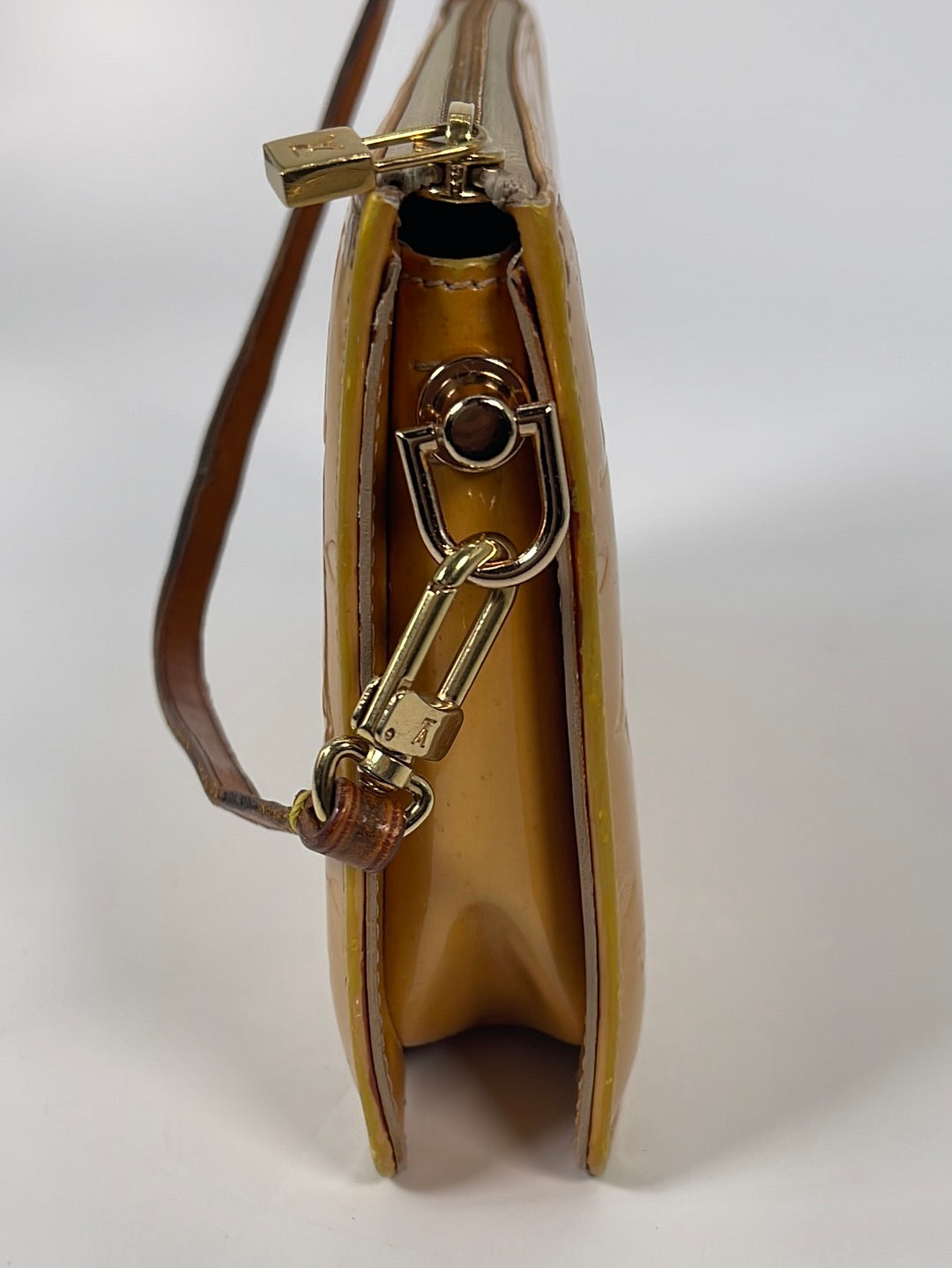 Lexington patent leather handbag Louis Vuitton Yellow in Patent leather -  33986357