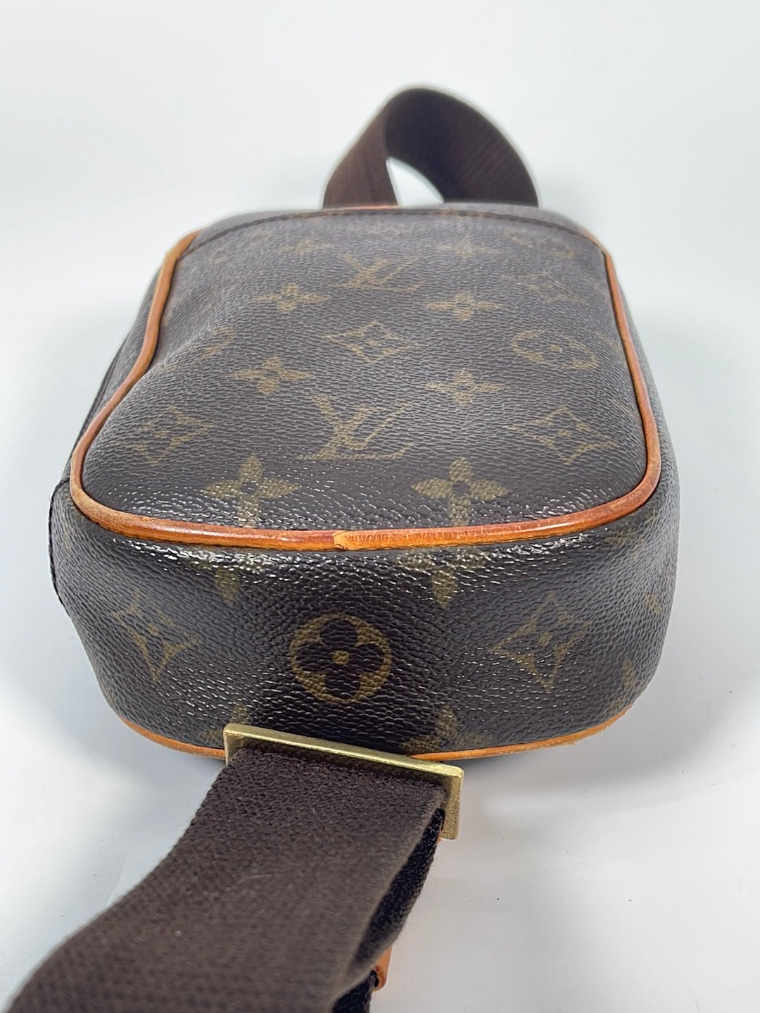 Vintage Louis Vuitton Pochette Gange Monogram Crossbody Shoulder Bag C –  KimmieBBags LLC