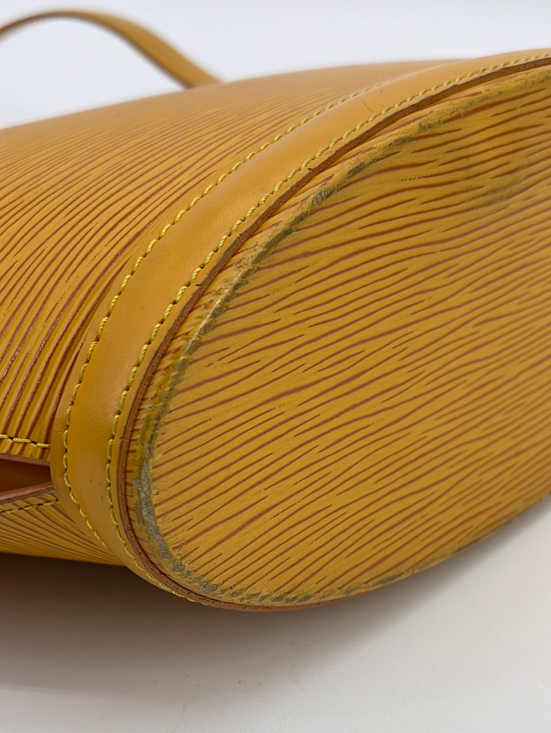 Louis Vuitton 100% Leather Solid Colored Yellow Vintage Epi Saint Jacques  PM Short Strap One Size - 64% off