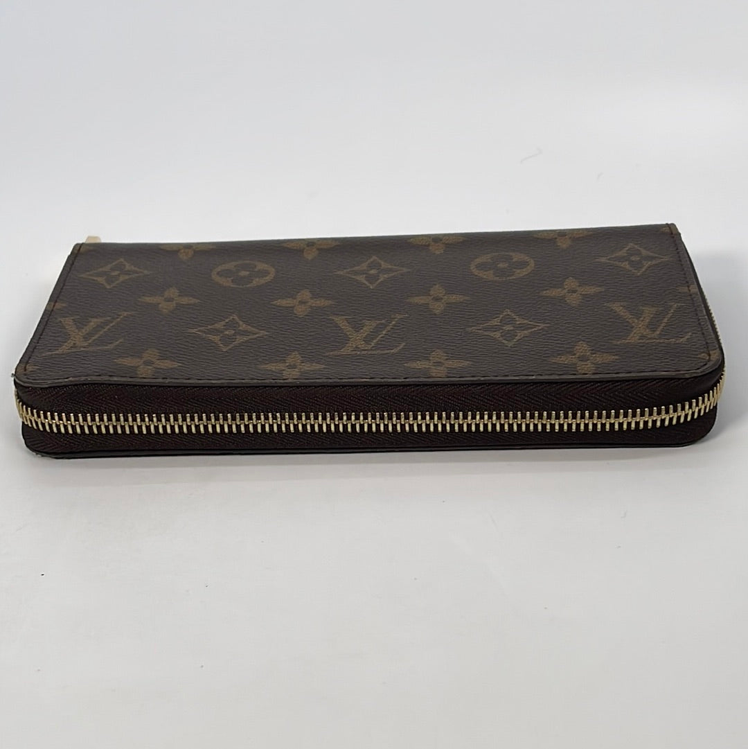 Buy Free Shipping [Pre-Owned] Louis Vuitton Taurillon Climbing Zippy Wallet  Vertical Round Zipper Long Wallet Long Wallet M81573 Gray Taurillon Wallet  M81573 from Japan - Buy authentic Plus exclusive items from Japan