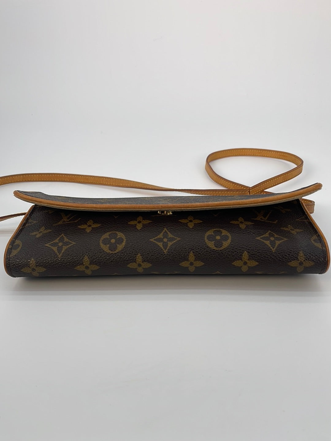 Louis Vuitton Pre-loved Ltd. Ed. Louis Vuitton x Supreme Collab“ Pochette  Jour GM 2023, Buy Louis Vuitton Online