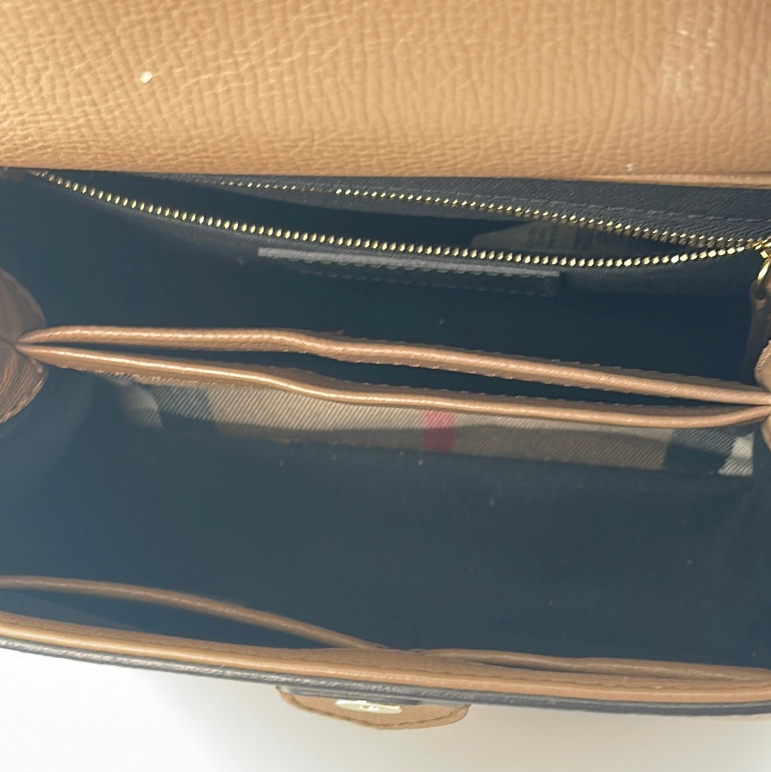 Preloved Burberry Camberley Top Leather Handle Bag with Shoulder Strap 406117268B 032223