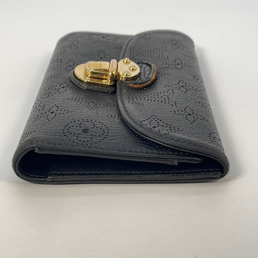 Preloved Louis Vuitton Mahina Black Monogram Leather Pallas Wallet TH2088 011723
