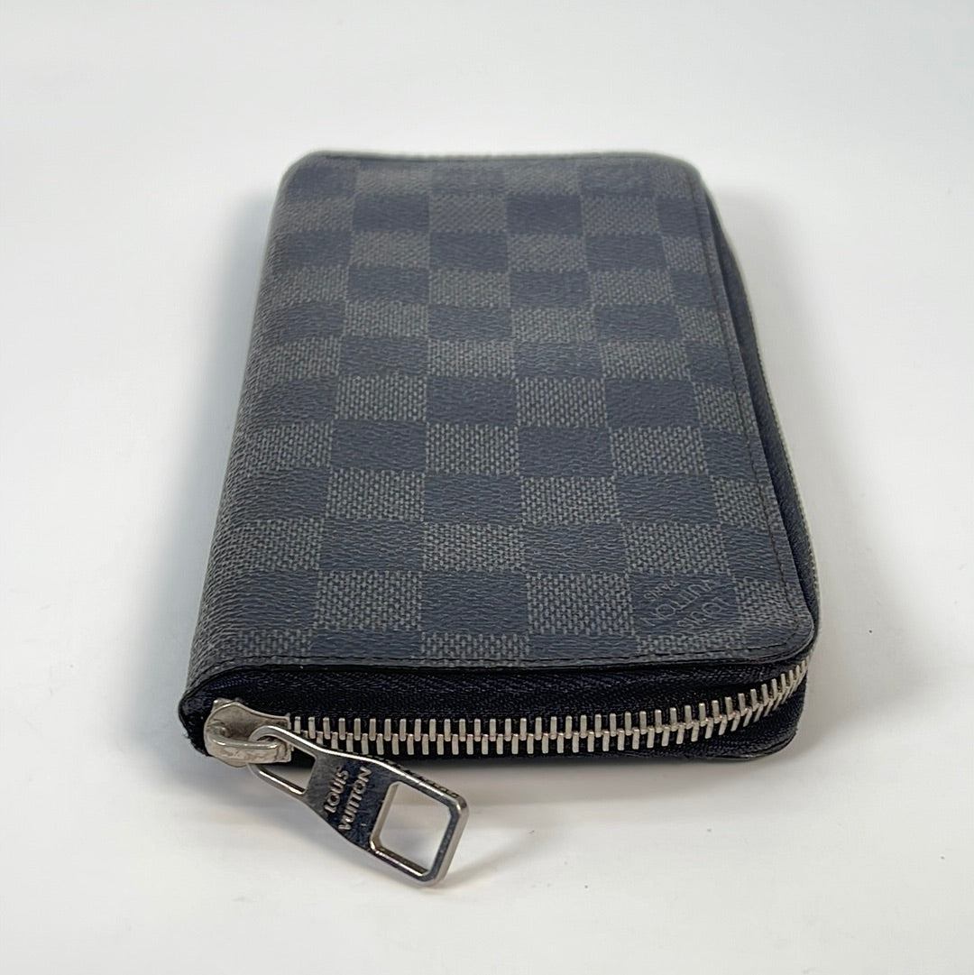 Preloved Louis Vuitton Damier Graphite Zippy Wallet CA5102 013023 –  KimmieBBags LLC