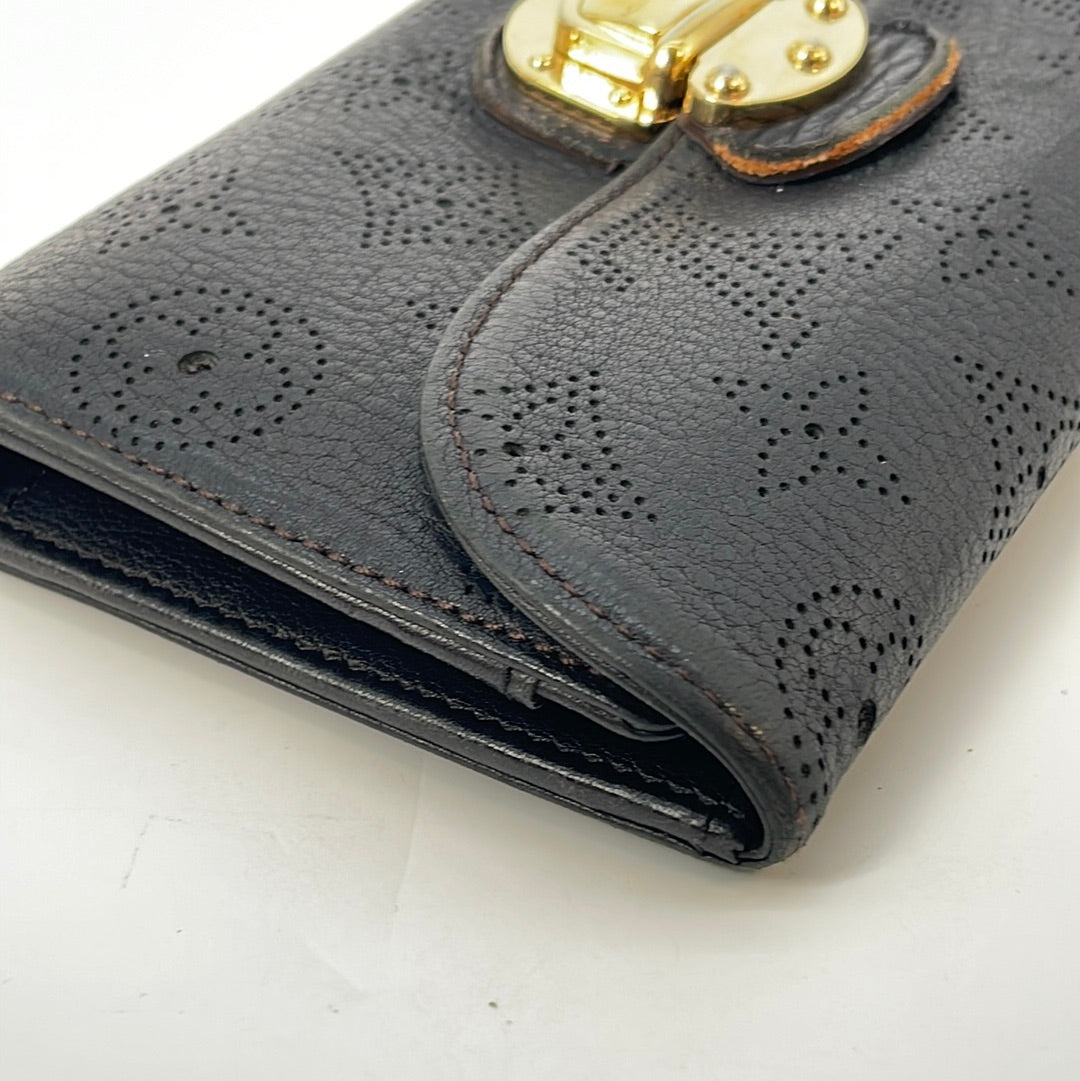 Preloved Louis Vuitton Beige Mahina Leather Iris Wallet TN0156 041923
