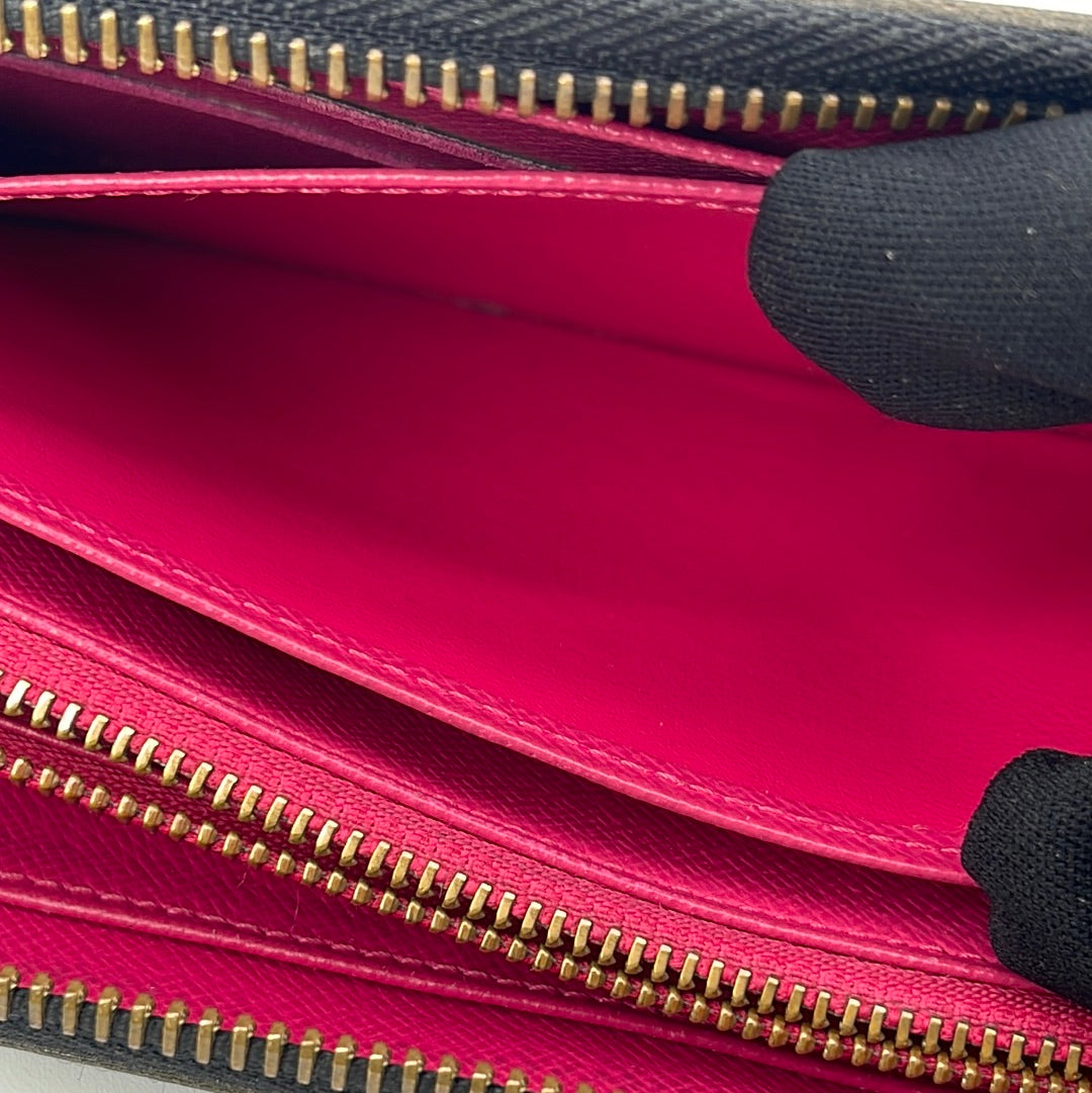 Louis Vuitton Rare Monogram Bagatelle Zip Hobo Bag Leather ref.298378 -  Joli Closet